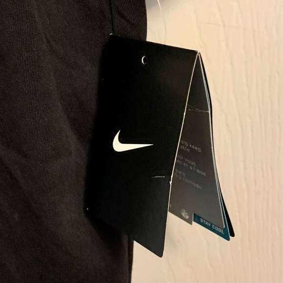 Nike Dri Fit T-Shirt - Picture 5 of 5